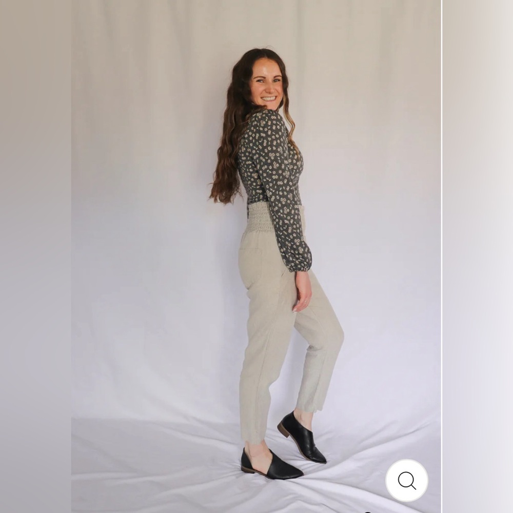 NWOT EVERYDAY TRANSITIONAL MATERNITY SMOCKED LINEN PANT
